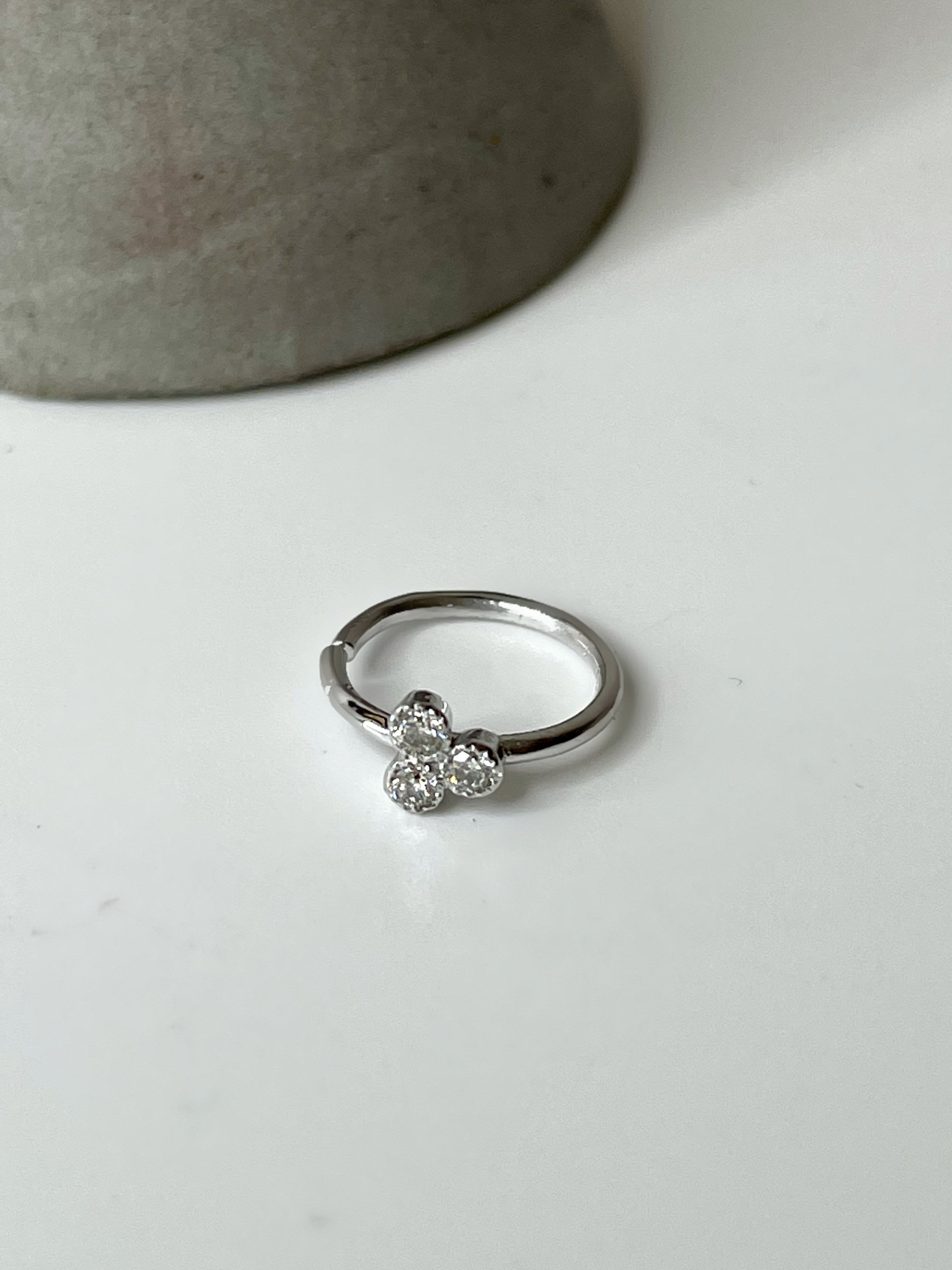 עגיל הליקס תלתן