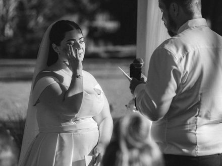 Romantic golden hour wedding at Gold Coast Regional Botanic Gardens in Benowa.