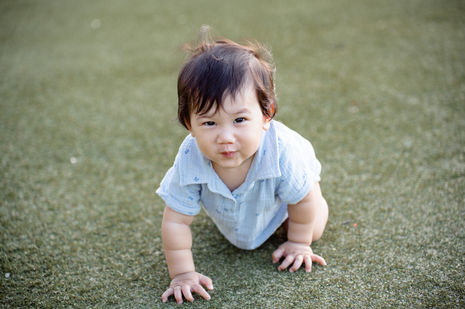 golden hour family photo at HOTA