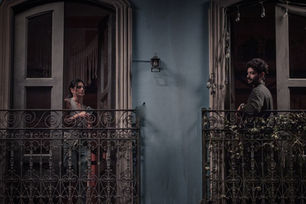 DISNEY PLUS - ENTRE PAREDES
