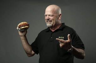 HISTORY Y CARL S JR LANZAN - RICK S BURGER
