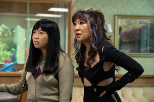 STAR PLUS - QUIZ LADY - AWKWAFINA Y SANDRA OH