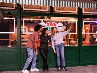 THE FRIENDS EXPERIENCE - LLEGA A MEXICO