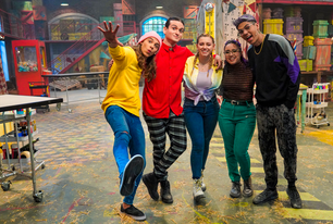DISNEY PLUS - ART ATTACK: MODO DESAFIO