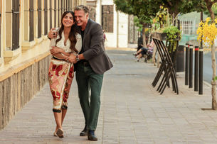 LIFETIME - AMORES QUE ENGANAN - PACTO DE SILENCIO