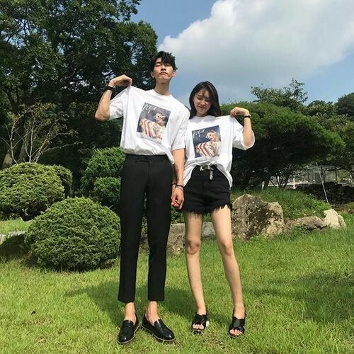 Couple look cookingwiththehamster