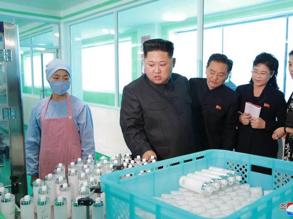 Kim Jung-un visiting the factory cookingwiththehamster