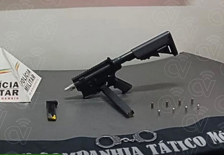 Submetralhadora artesanal calibre .380 apreendida pela PM