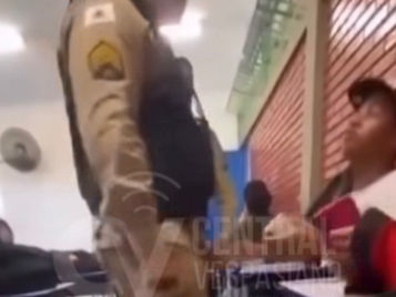 Aluno é retirado por PM após desrespeitar suspensão e professora é afrontada em escola de Santa Luzia