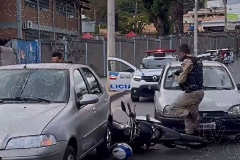 Motociclista foge da polícia, causa acidente e é preso.