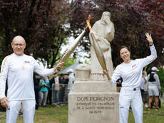 Stage 45 – Olympic Torch Relay – The Olympic Torch sparkles in the Marne!
