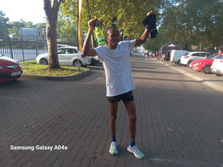 Reboane Obotseng and Charissa Botha shine at University of Witwatersrand 5km night run!