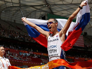 ‘The easiest race in my whole life’ – Toth donates 2015 World Championships singlet to MOWA