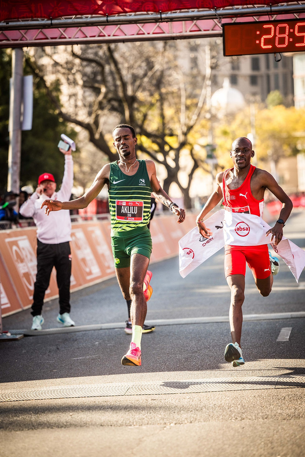 Mulaudzi edges Asfaw in historic photo finish, Xaba sets new course record at Absa RUN YOUR CITY TSHWANE 10K