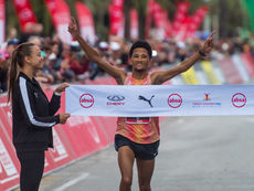 Adriaan Wildschutt shatters South African Record at Absa RUN YOUR CITY GQEBERHA 10K