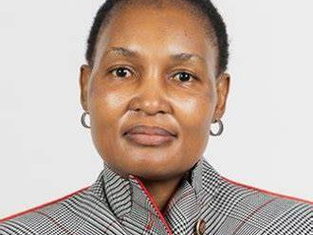 Minister Thembi Simelane hands over tittle deeds in Buffalo City Metropolitan Municipality