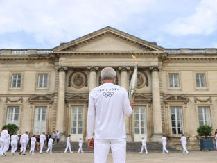 Stage 60 — Olympic Torch Relay — The Olympic Torch explores the wonders of the Oise cultural heritage!