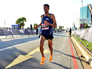 SA Champs silver medalist Hendricks sets sights on first sub-29 finish at Absa RUN YOUR CITY CAPE TOWN 10K