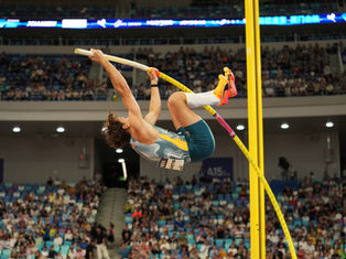 Duplantis breaks world pole vault record with 6.24m in Xiamen