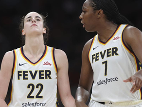 Caitlin Clark está bien tras abandonar partido por susto de lesión