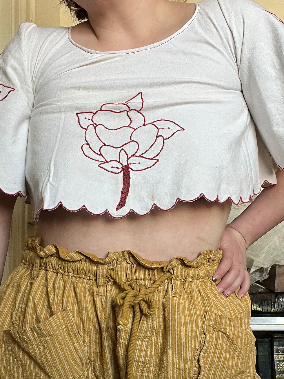 Thumbnail: Sz XS/S: Embroidered Rose Tablecloth Scalloped Crop Cotton Linen Top 