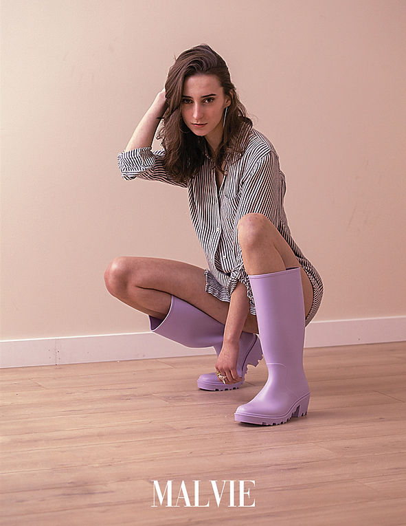 Minou en bottes 2 MALVIE French Magazine Digital Cover spreads  13.jpg