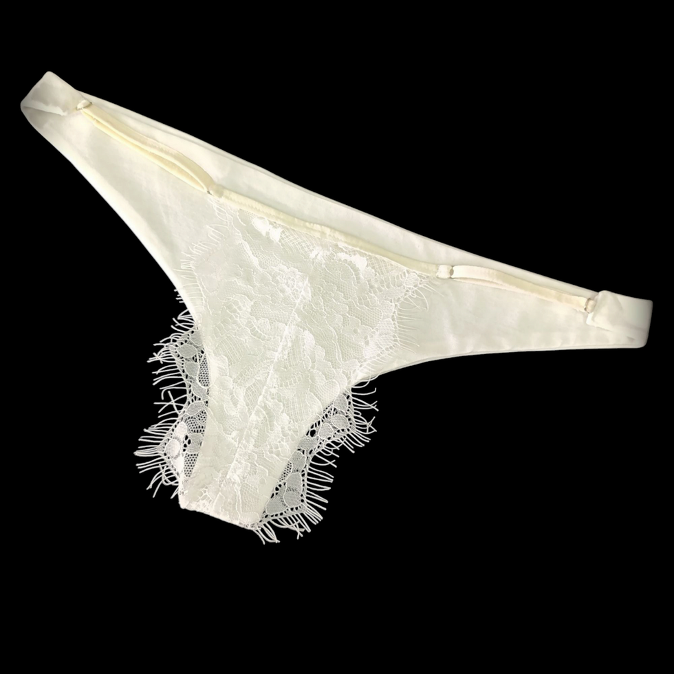 Panty de encaje con tela