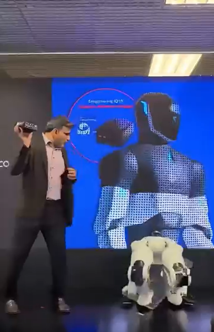 The AI Bubble: Capex, Circular Financing, Unsustainable Economics