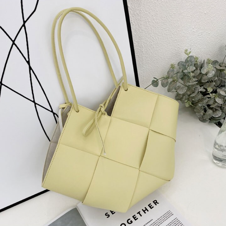 Thumbnail: Woven Style Design Tote bag