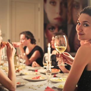 8 Ways to Ask For Wine or Coffee in Different Language