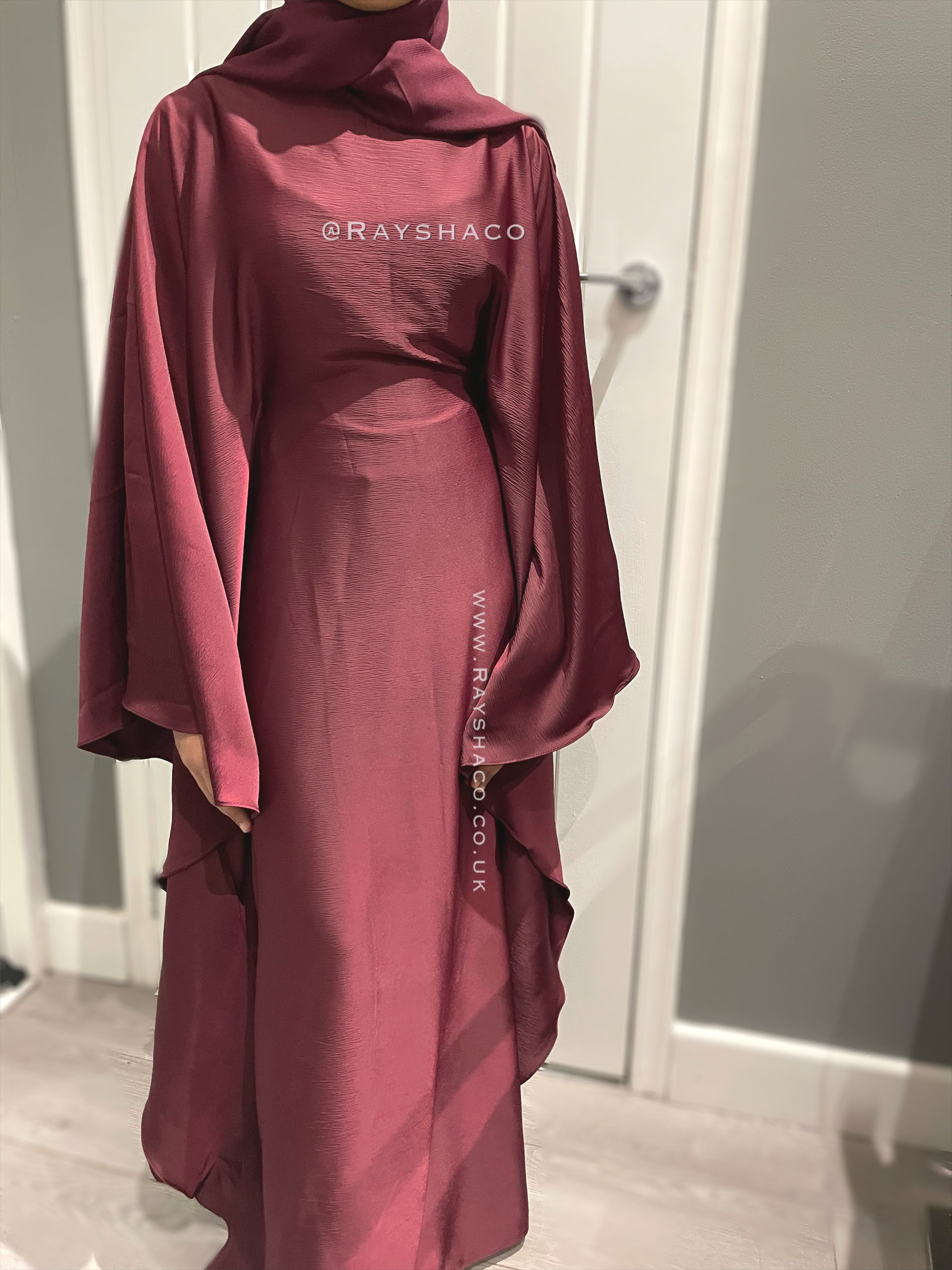 Tall n slim Raeesah Abaya - red