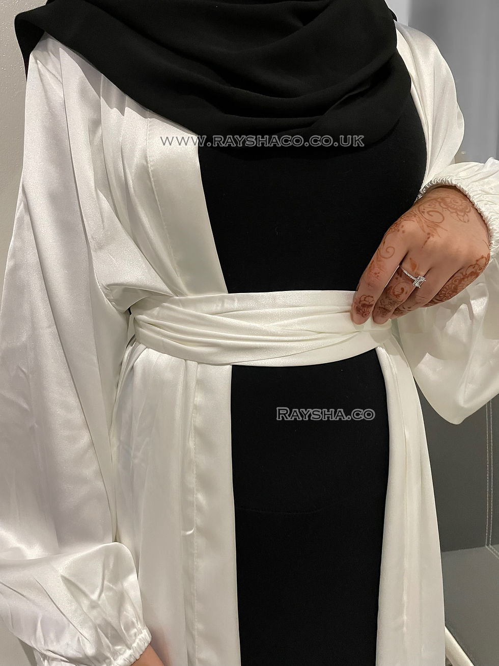 Thumbnail: Imaan Abaya -white