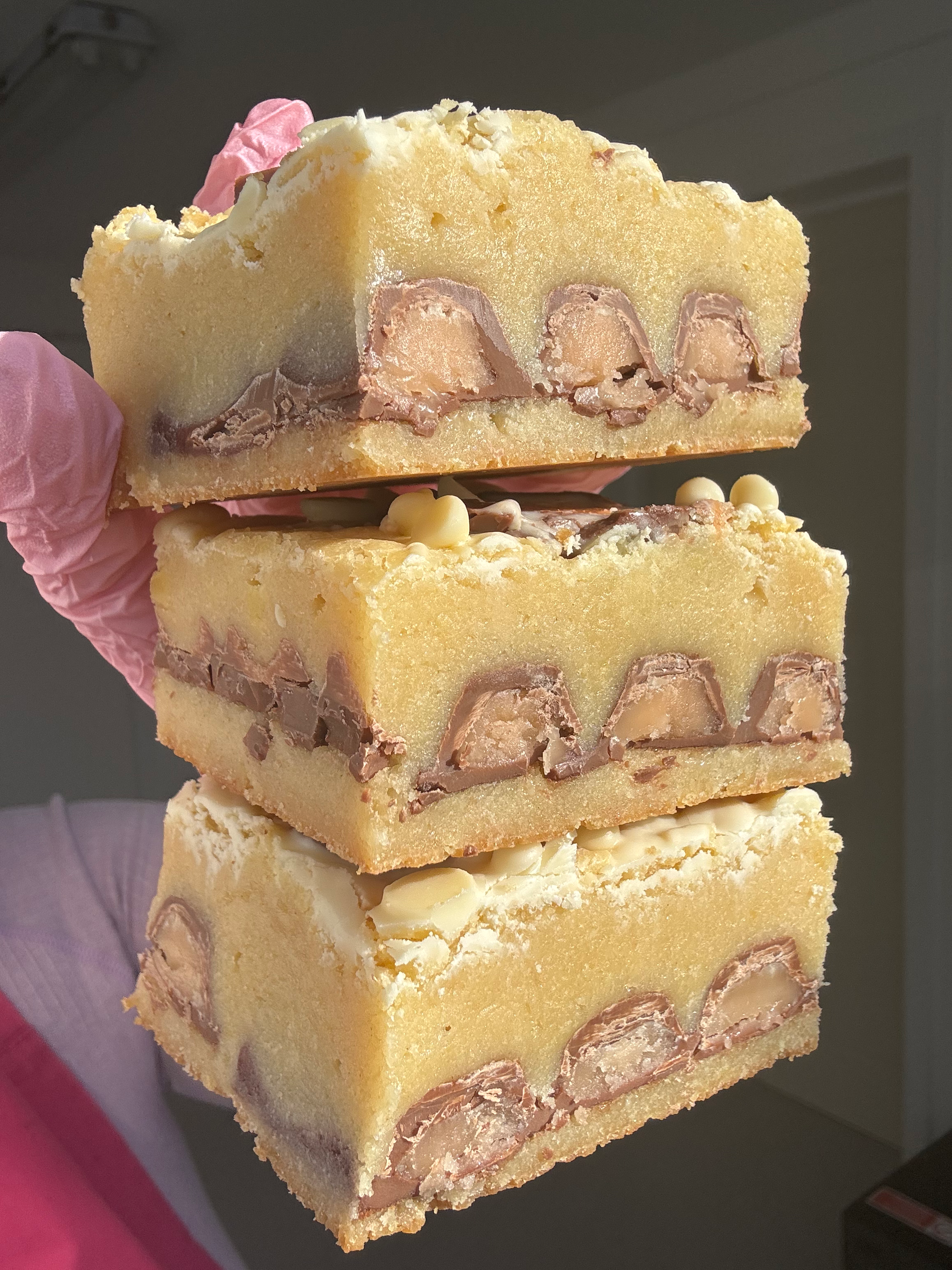CREME EGG BLONDIE
