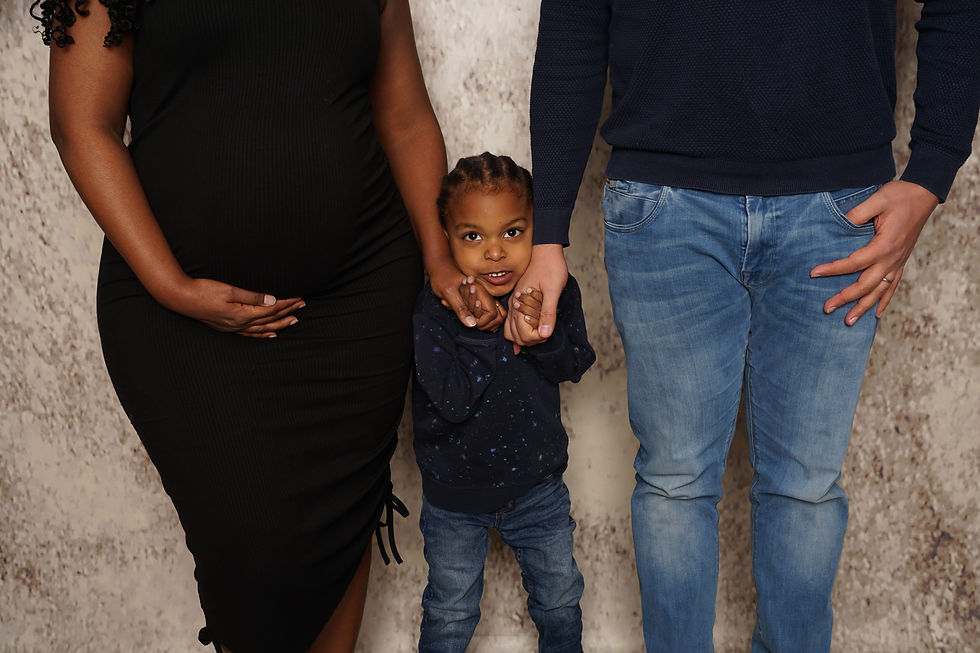 baby photo shoot with older sibling