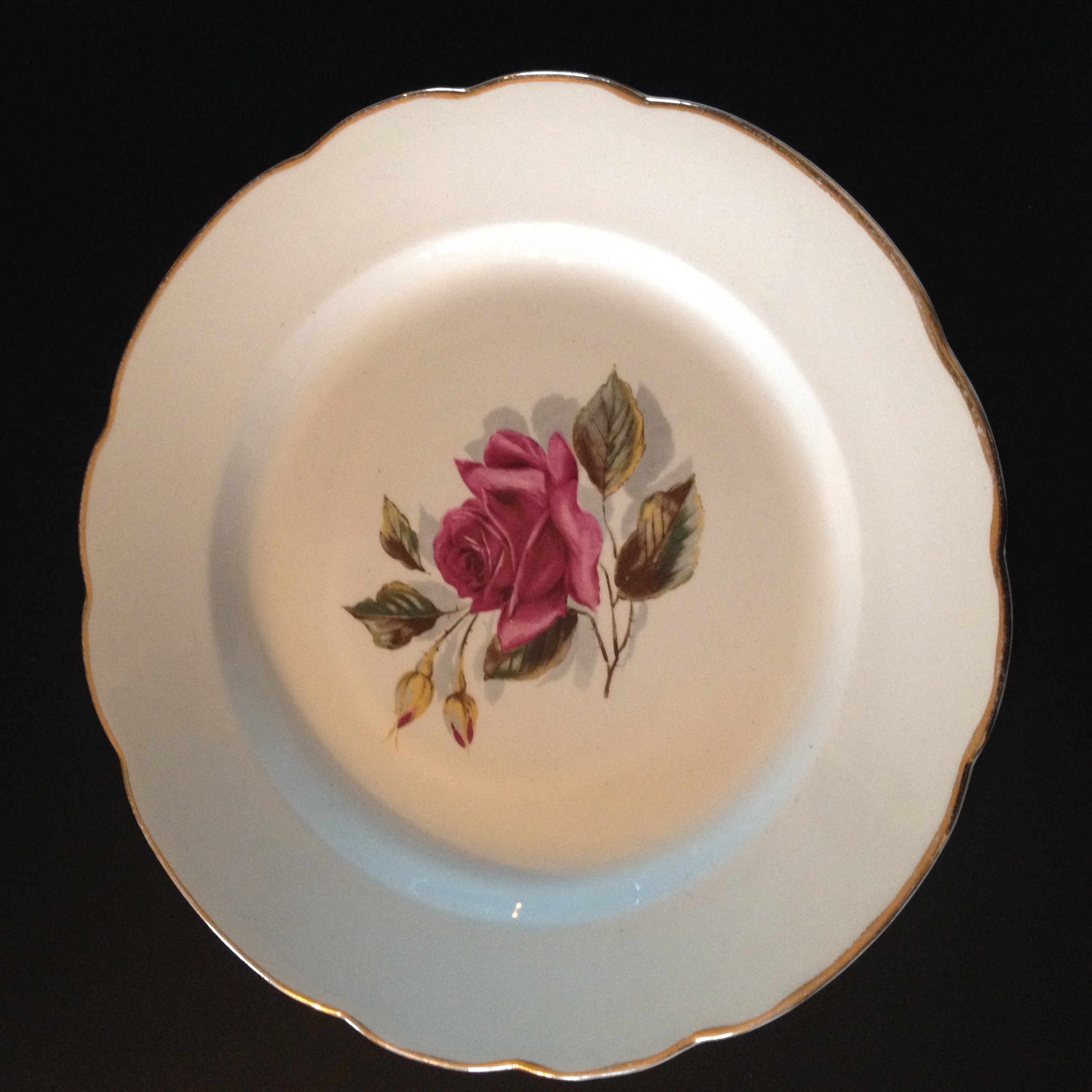 Plat { existe en plat creux }
