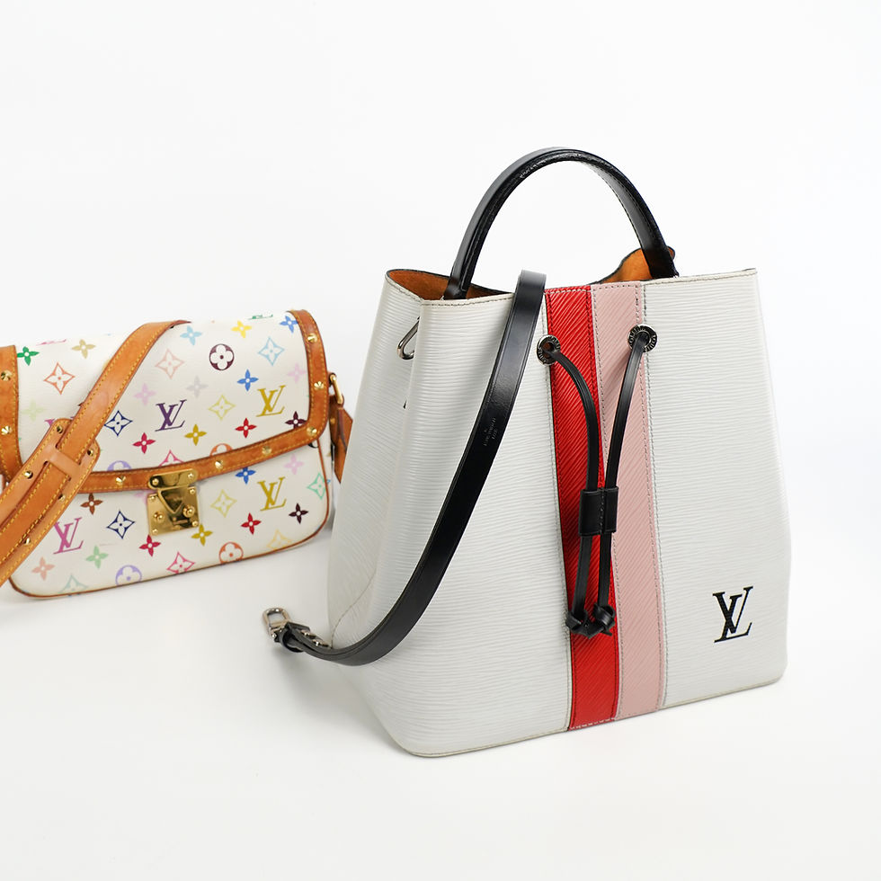 ภาพขนาดย่อ: Louis Vuitton  NeoNoe MM White Epi Bag