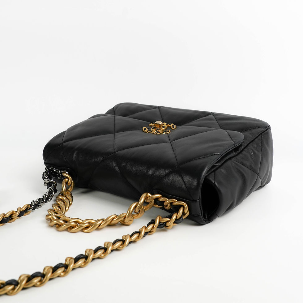 ภาพขนาดย่อ: Chanel  19 Flap 30 Lambskin bag Full set
