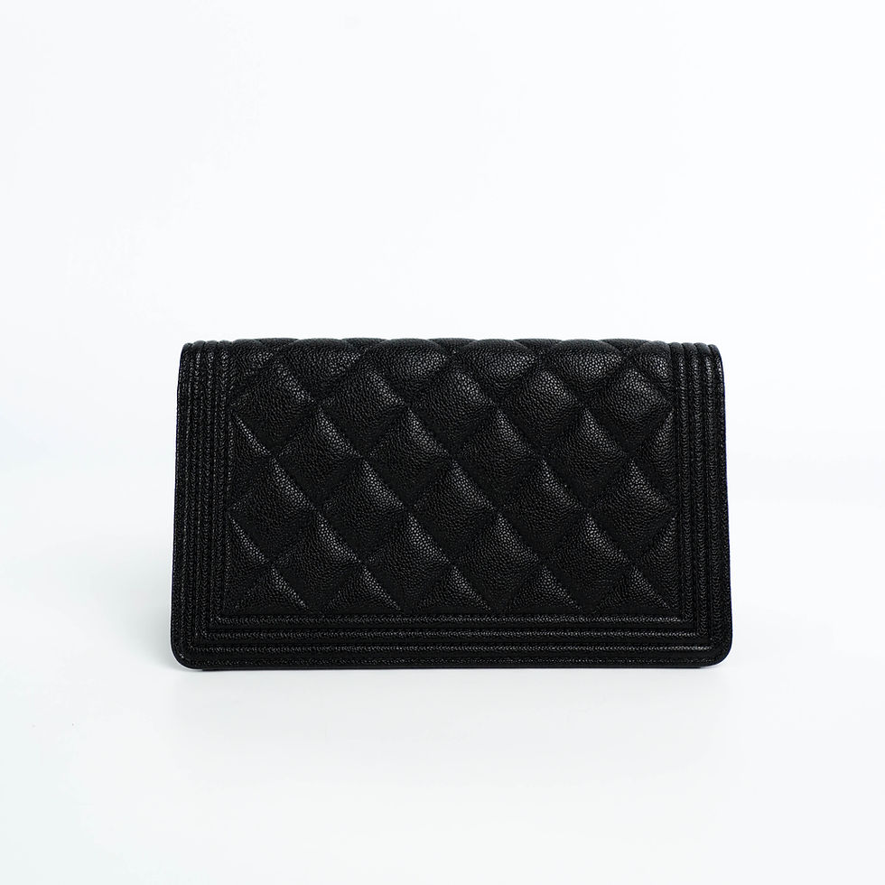 ภาพขนาดย่อ: CHANEL  Boy Wallet Bi-fold caviar & Ruthenium-Tone Metal