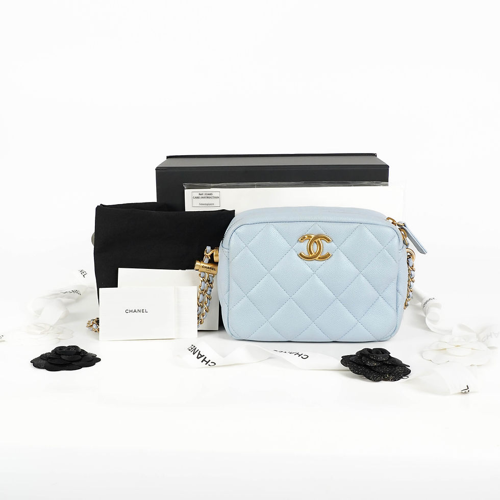 Thumbnail: Chanel  Small Camera Case Bag Caviar GHW รุ่นใหม่ไมโครชิป