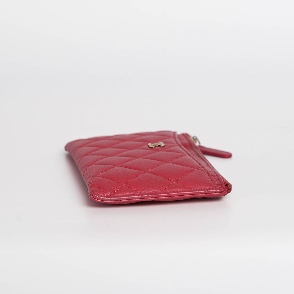 ภาพขนาดย่อ: Chanel  Long Zip Pouch Caviar Bag