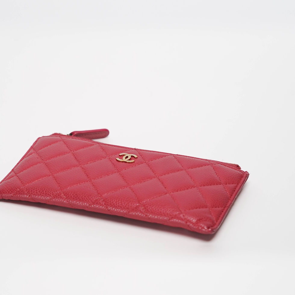 ภาพขนาดย่อ: Chanel  Long Zip Pouch Caviar Bag