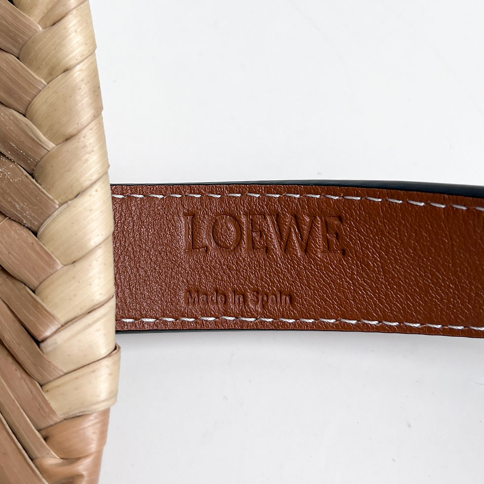 ภาพขนาดย่อ: Loewe  Basket Bag in Palm Leaf and Calfskin Full set พร้อมใบเสร็จช็อปไทย