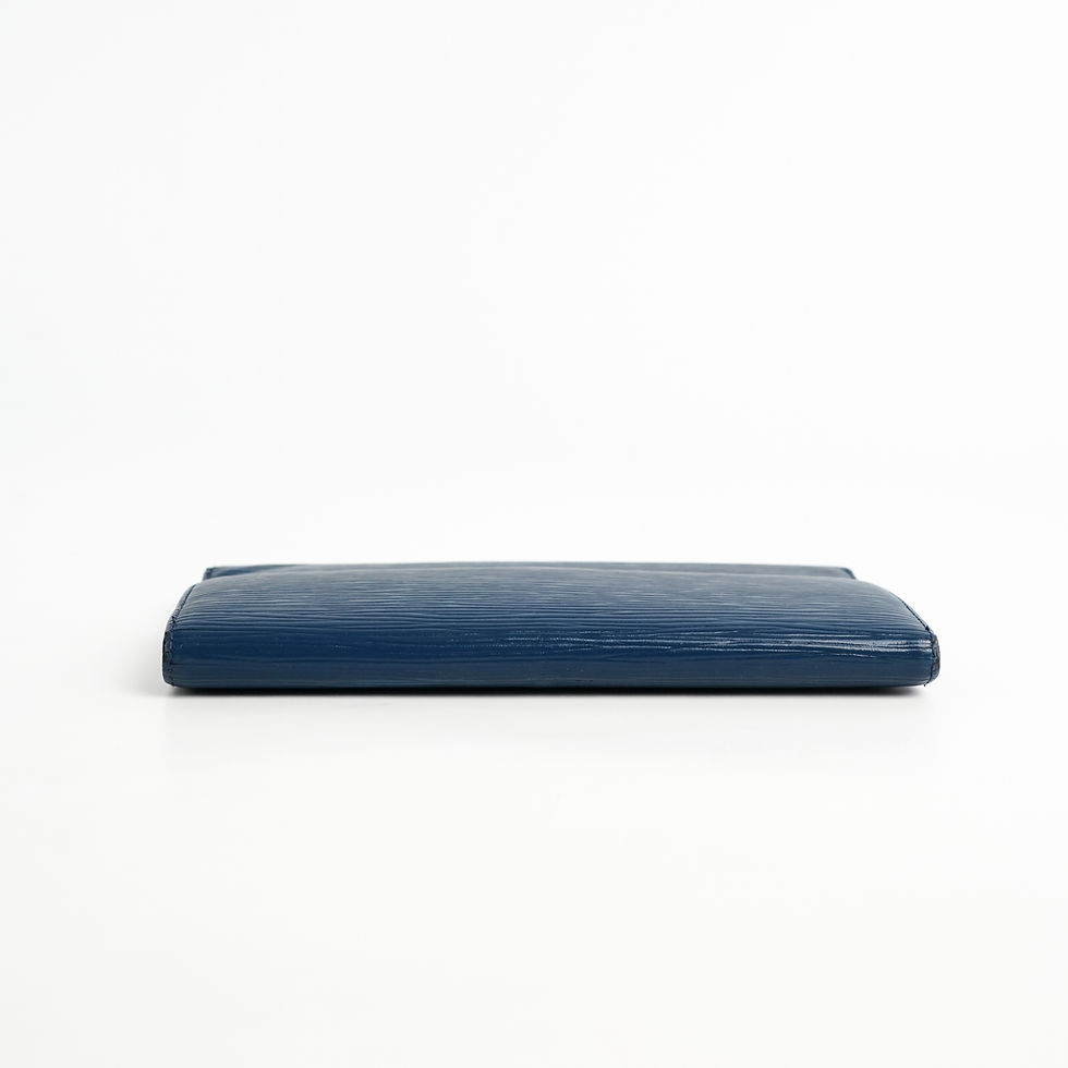 Thumbnail: Louis Vuitton  Epi  Porte Tresor International Bag