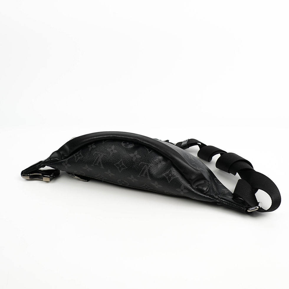 ภาพขนาดย่อ: Louis Vuitton  Discovery PM Waist Bag Monogram Eclipse รุ่นใหม่ไมโครชิป