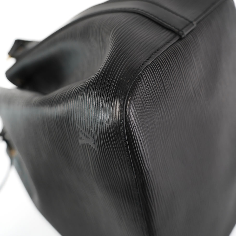 ภาพขนาดย่อ: Louis Vuitton  Noe epi bag