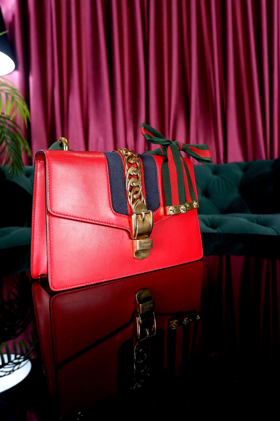 Thumbnail: Gucci Sylvie Small Shoulder Bag in Red