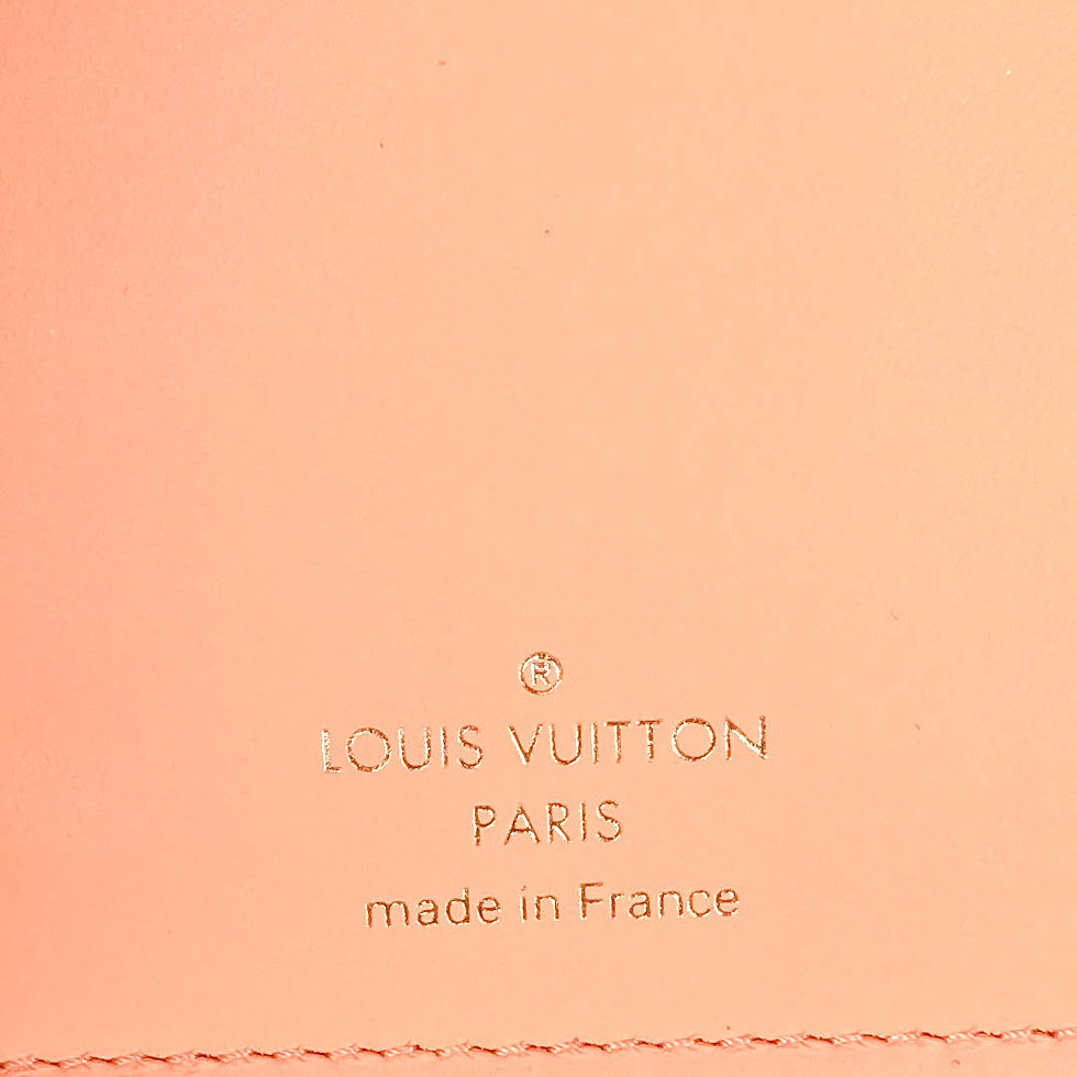 ภาพขนาดย่อ: Louis Vuitton  Taurillon Portofeuille Capucine Compact Wallet รุ่นใหม่ไมโครชิป