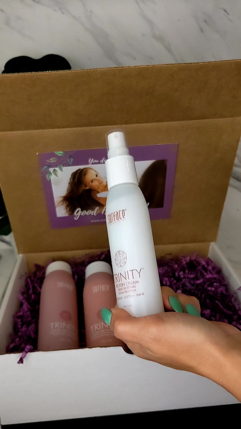 Thumbnail: Holiday Hair Care Gift Box