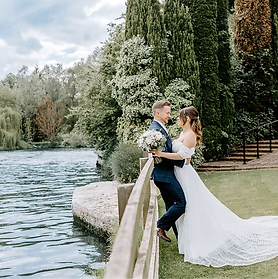 Buckinghamshire wedding photographer the old mill aldermaston