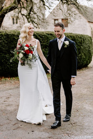 Bride and Groom portraits at Notley Abbey in Thame